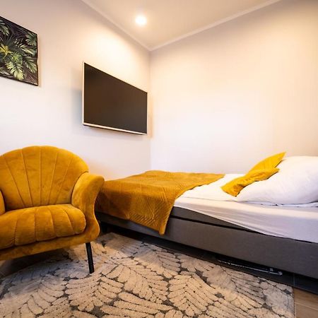 Kolorowe Apartamenty W Mielnie! 350M Od Plazy - 100M Od Jeziora! 梅尔诺 外观 照片